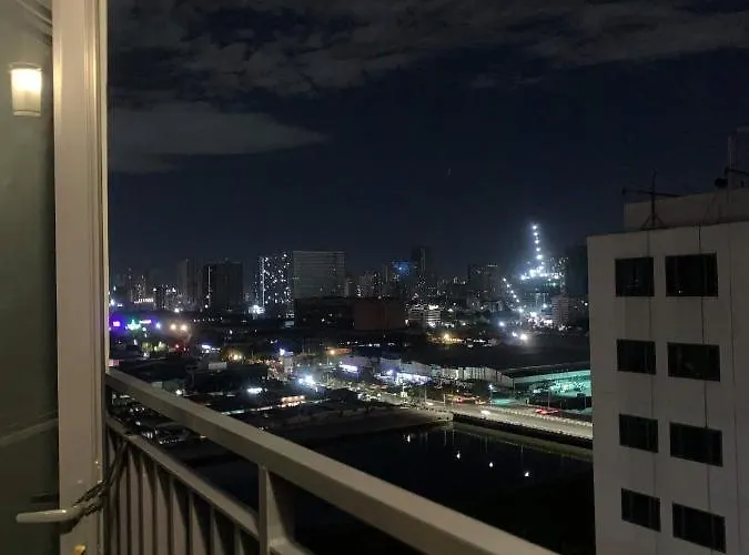 Staycation Shore 2 Moa Pasay *